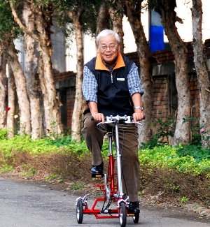 CarryAll inventor George Lin